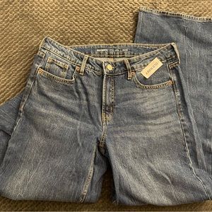 NWT Old Navy wide leg jeans.  31” inseam Size 8